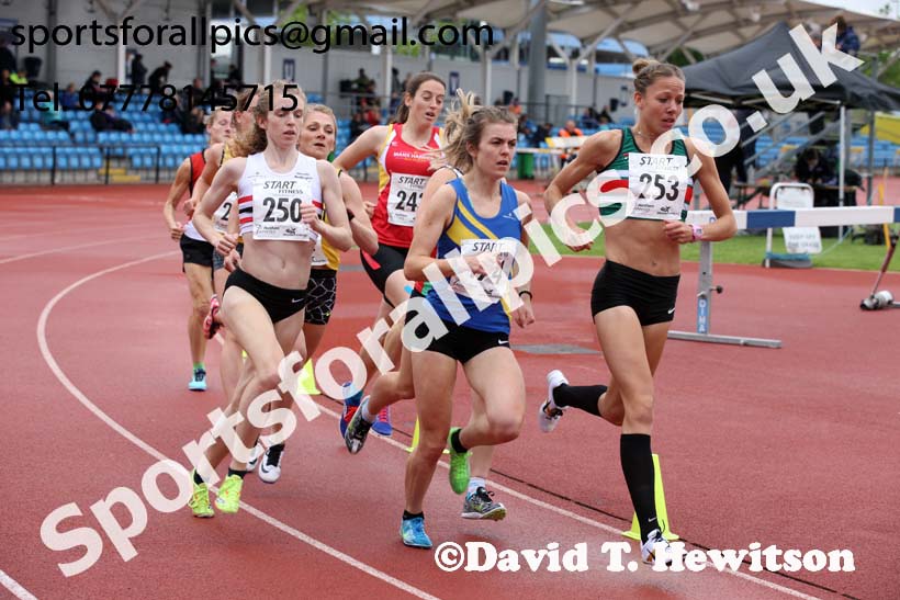 Senior womens1500 metres, Northern Senior and Under-20s Champs., SportsCity, Manchester. Photo: David T. Hewitson/Sports for All Pics